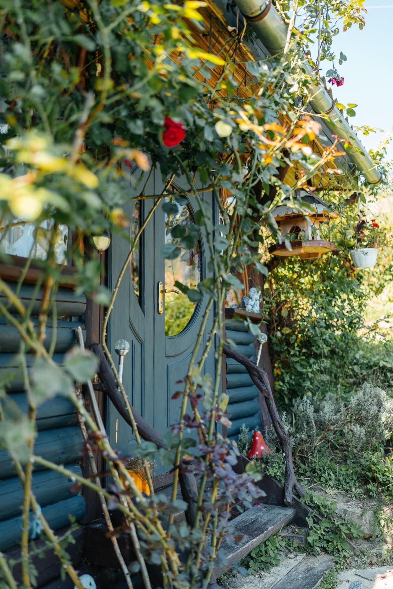 Казковий Дім Та Garden Два Будиночки В Горах З Чаном-Джакузі Slavske Εξωτερικό φωτογραφία
